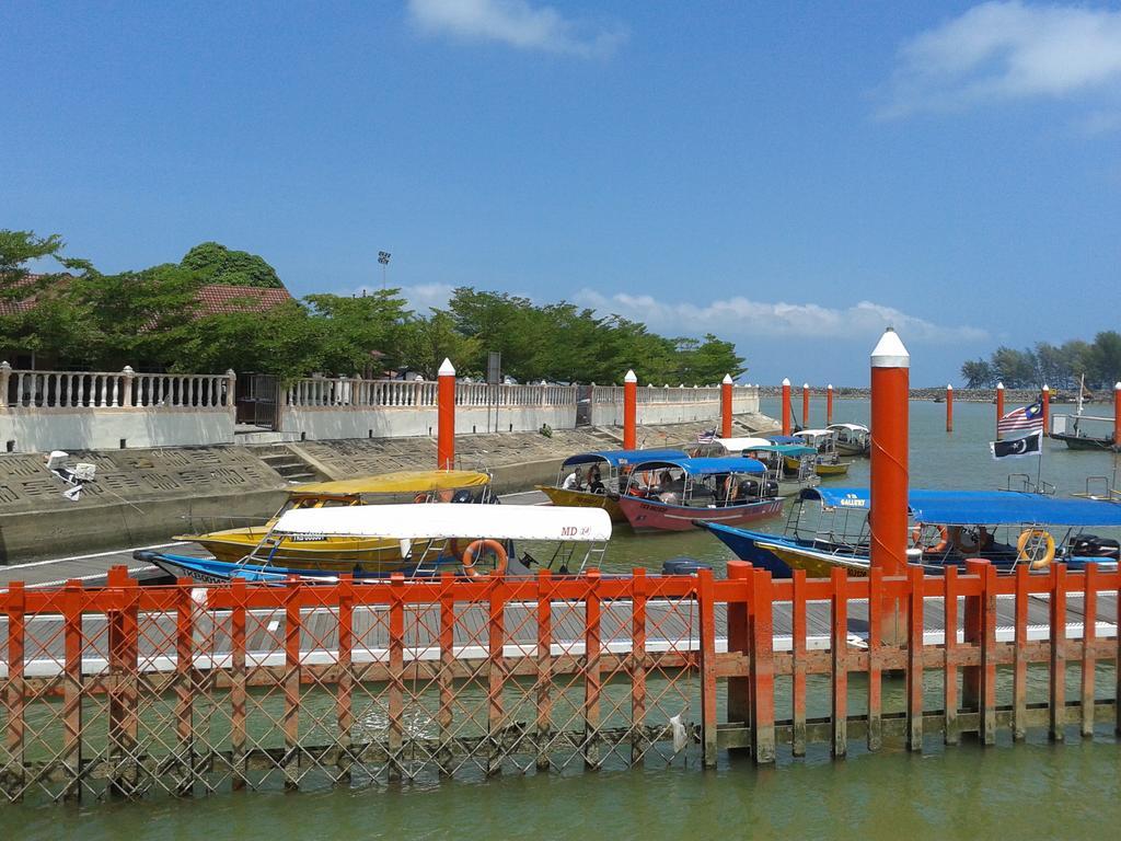 Iz贝杰特汽车旅馆 瓜拉勿述 外观 照片